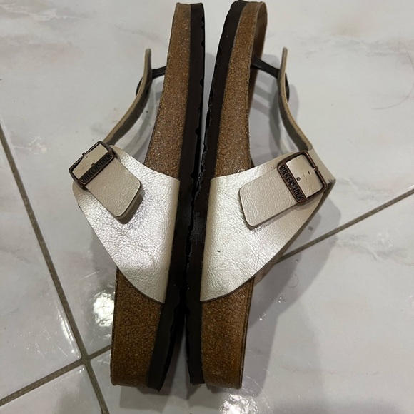 Birkenstock Size 41  Gizeh Sandals Pearl White Thong Buckle Cork Sole Unisex - Picture 6 of 8
